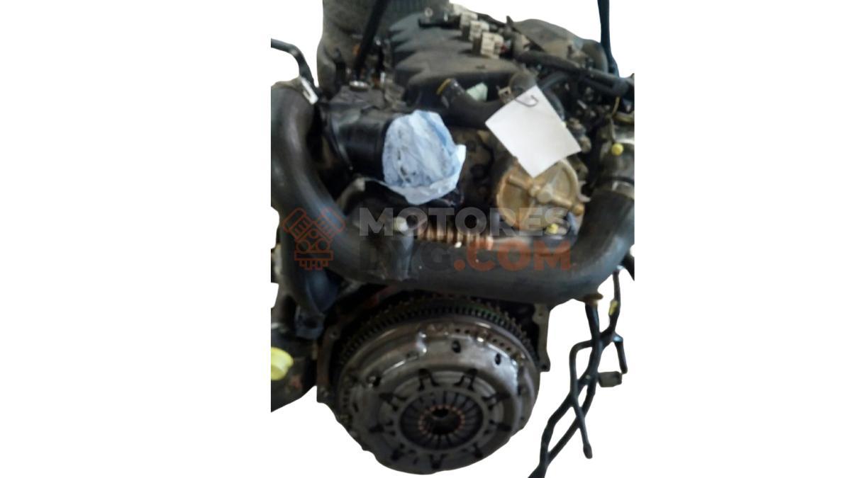 Motor 2001 Nissan Almera Tino 2.2 Di (114 cv)